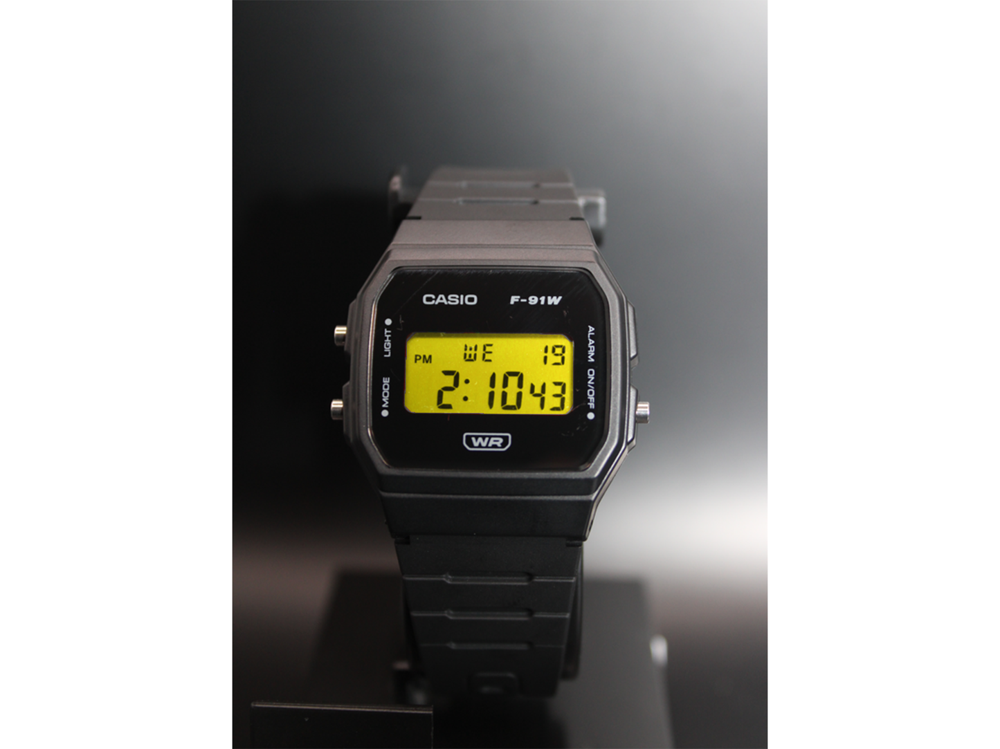 8 Colors - Casio F91-W Minimalist Mod